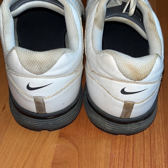 Nike men’s white and black golf shoes Size 11W main image 4
